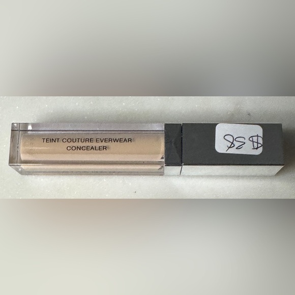 Givenchy Concealer - Picture 5 of 6